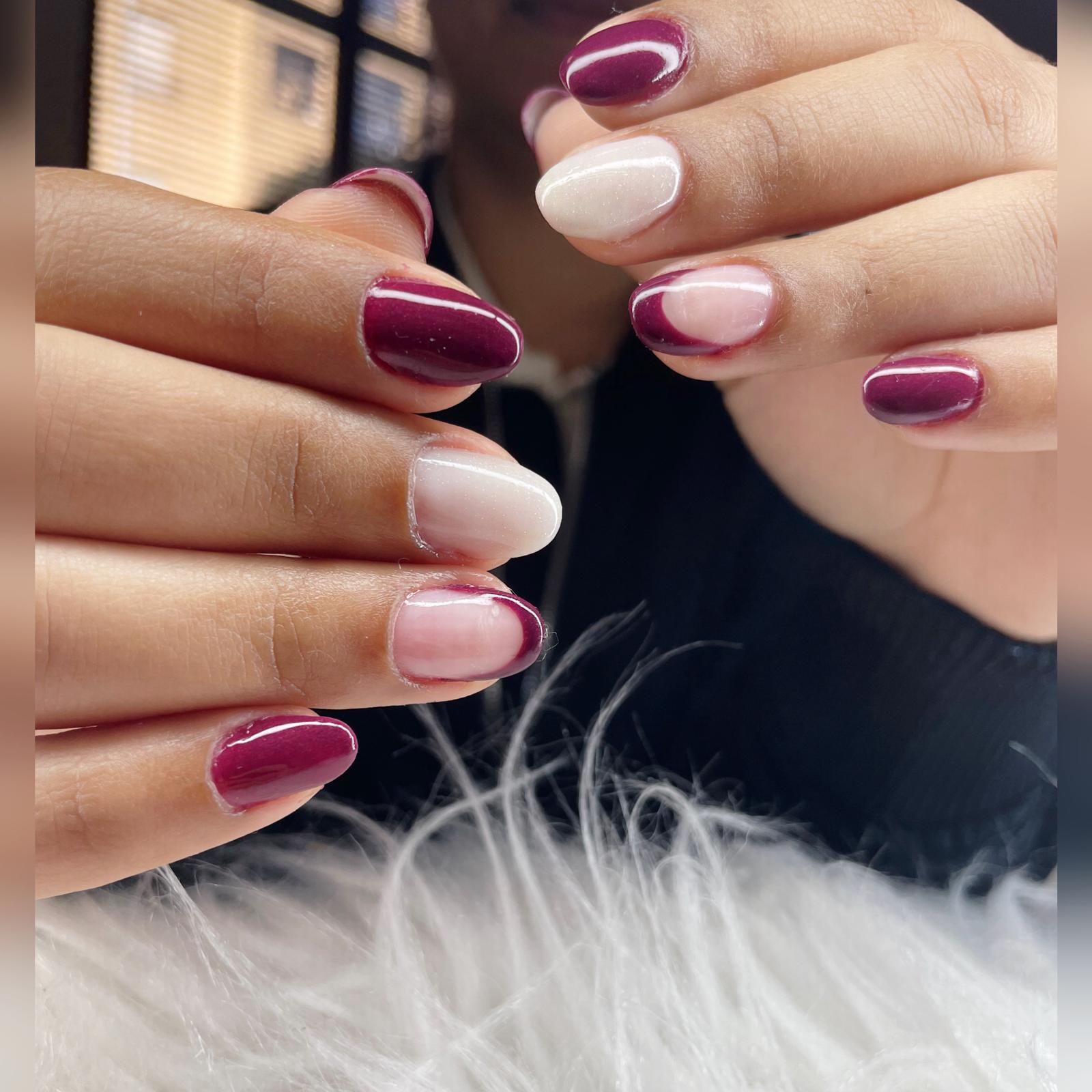 Unhas rosa com nail art
